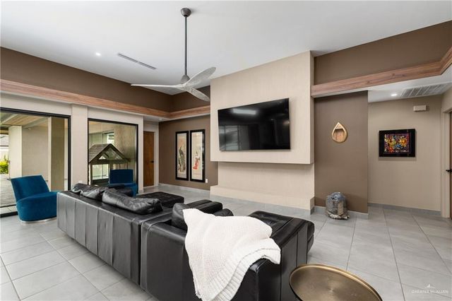 1713 S Queen Street, Edinburg, TX 78539