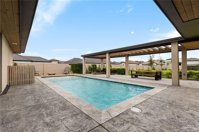 1713 S Queen Street, Edinburg, TX 78539