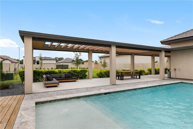 1713 S Queen Street, Edinburg, TX 78539