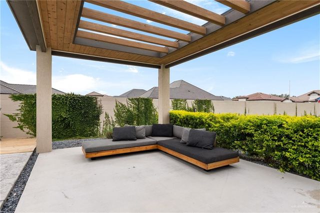 1713 S Queen Street, Edinburg, TX 78539