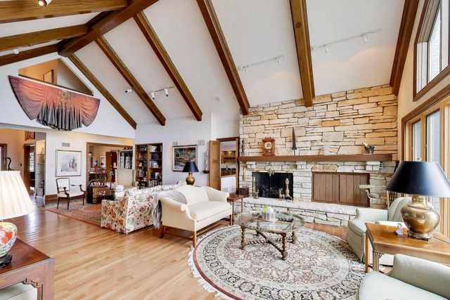 82 Hawley Woods Road, Barrington Hills, IL 60010