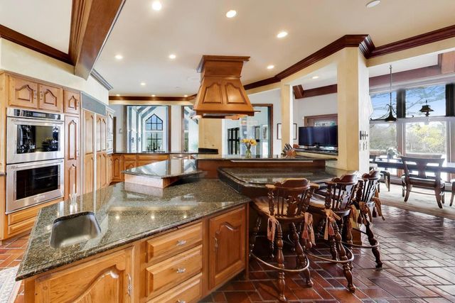 82 Hawley Woods Road, Barrington Hills, IL 60010