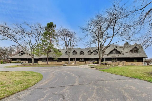 82 Hawley Woods Road, Barrington Hills, IL 60010