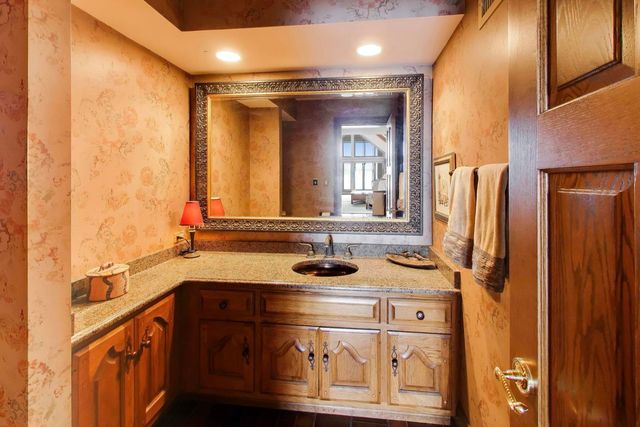 82 Hawley Woods Road, Barrington Hills, IL 60010