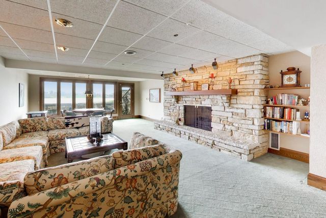82 Hawley Woods Road, Barrington Hills, IL 60010