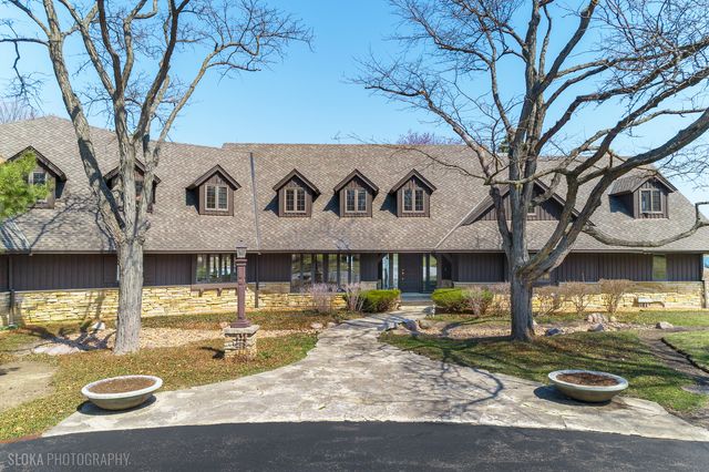 82 Hawley Woods Road, Barrington Hills, IL 60010