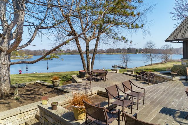 82 Hawley Woods Road, Barrington Hills, IL 60010
