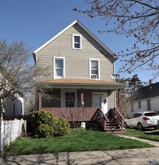 21 E 21ST Street, Chicago Heights, IL 60411