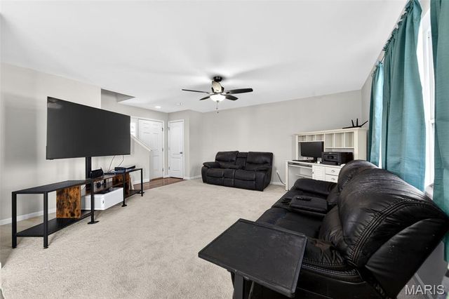 897 Mohawk Court, Warrenton, MO 63383