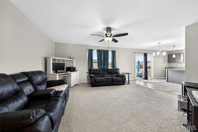 897 Mohawk Court, Warrenton, MO 63383