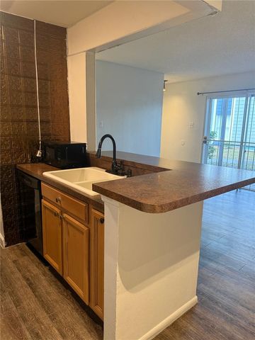 3827 BAY CLUB CIR 103, Kissimmee, FL 34741