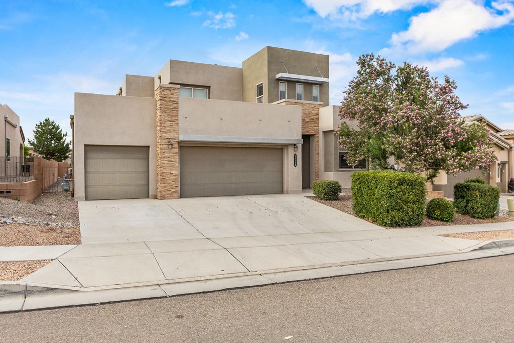 8609 CHILTE PINE Road NW, Albuquerque, NM 87120