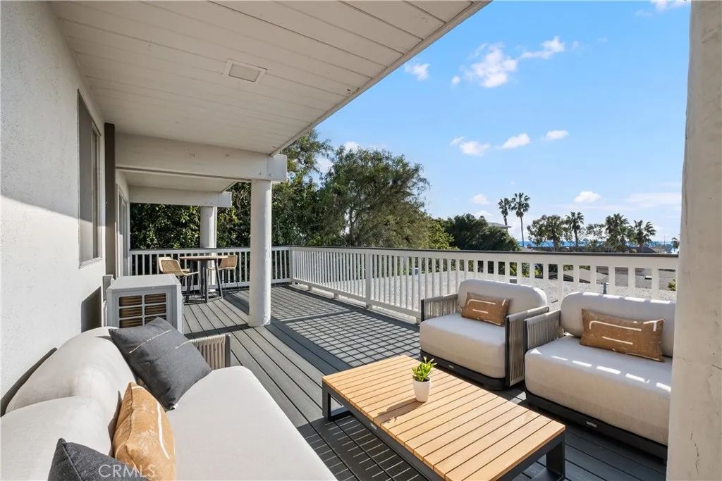 404 Loma C, Laguna Beach, CA 92651