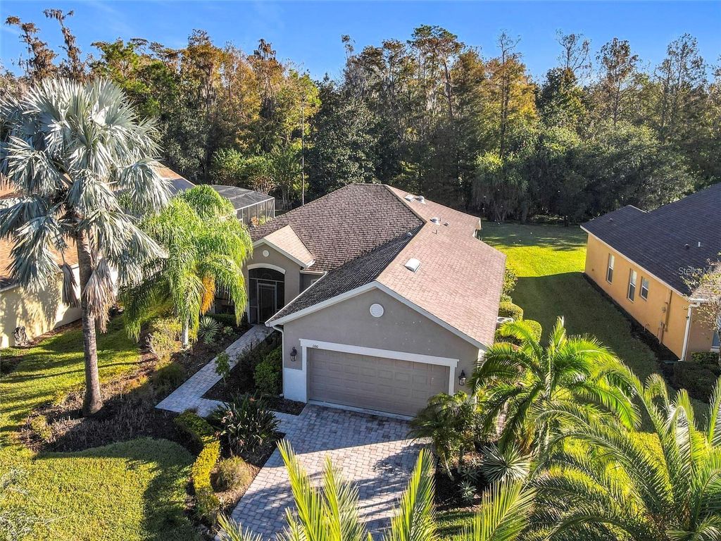 Image 2 of property listing at 100 VIZCAYA COURT, Poinciana, FL 34759