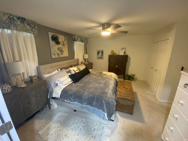 6841 Newburgh Road, Evansville, IN 47715