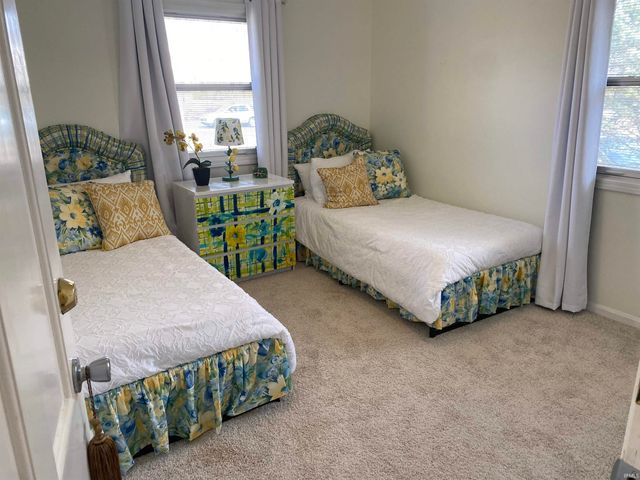 6841 Newburgh Road, Evansville, IN 47715