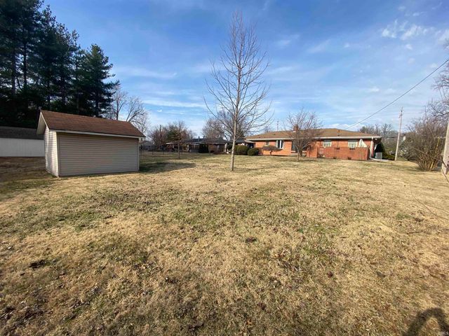 6841 Newburgh Road, Evansville, IN 47715