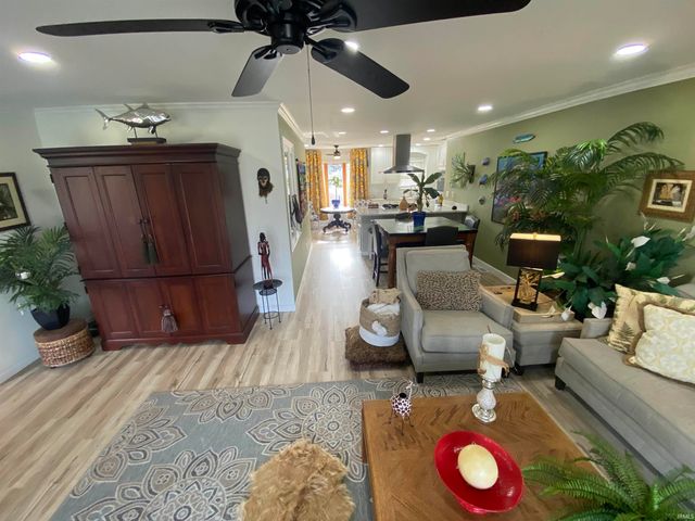 6841 Newburgh Road, Evansville, IN 47715