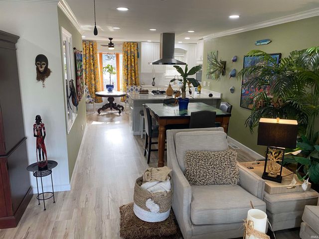 6841 Newburgh Road, Evansville, IN 47715