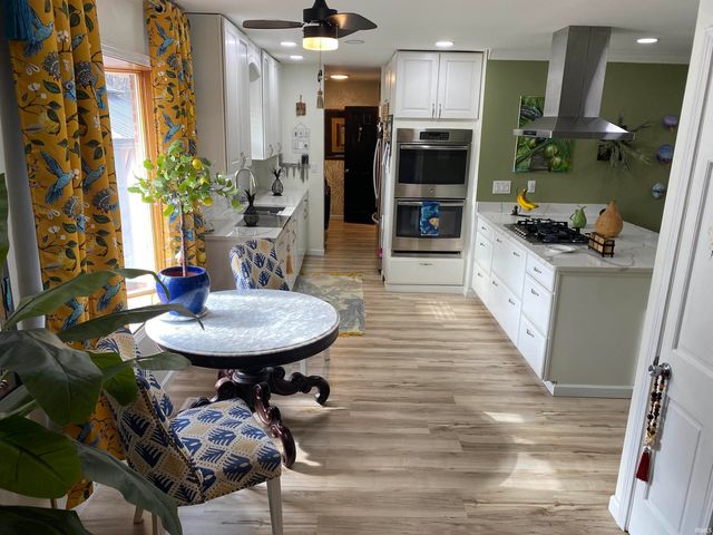 6841 Newburgh Road, Evansville, IN 47715