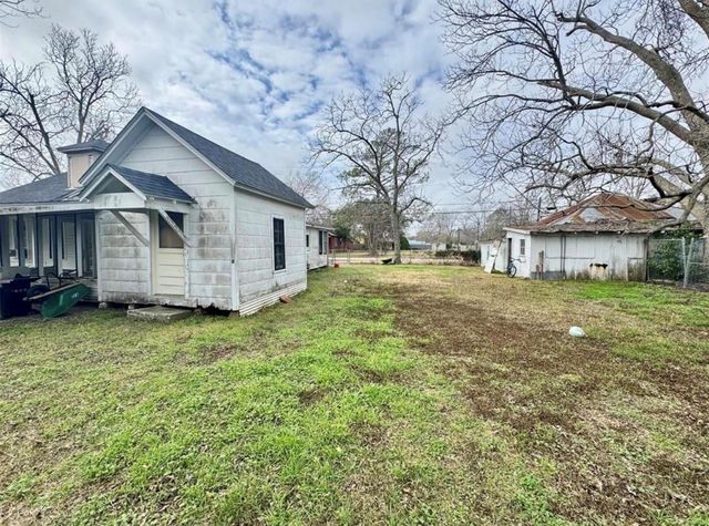 188 Elm Street, Blessing, TX 77419
