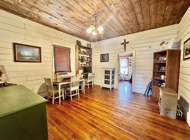 188 Elm Street, Blessing, TX 77419