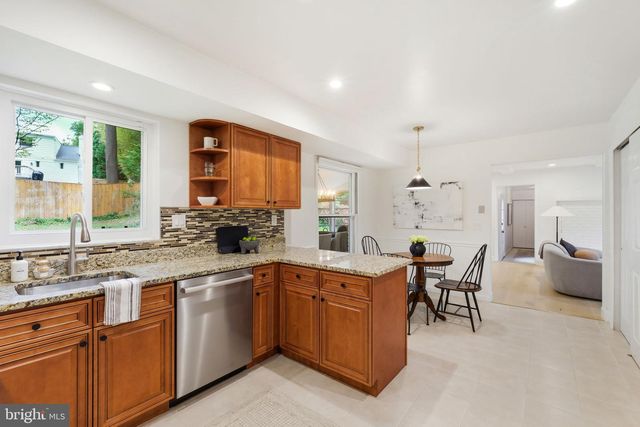 10900 GAINSBOROUGH RD, Potomac, MD 20854