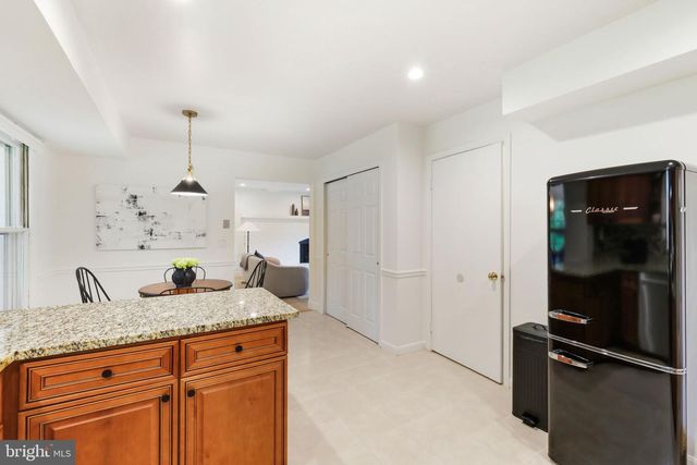 10900 GAINSBOROUGH RD, Potomac, MD 20854