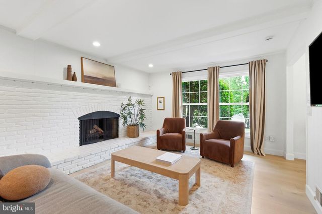 10900 GAINSBOROUGH RD, Potomac, MD 20854