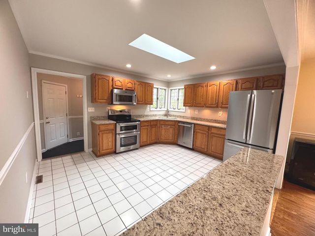 2955 SUMMER DR, Westminster, MD 21157