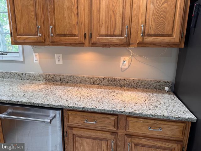 2955 SUMMER DR, Westminster, MD 21157