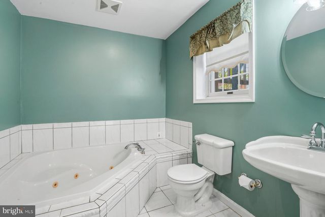 2955 SUMMER DR, Westminster, MD 21157