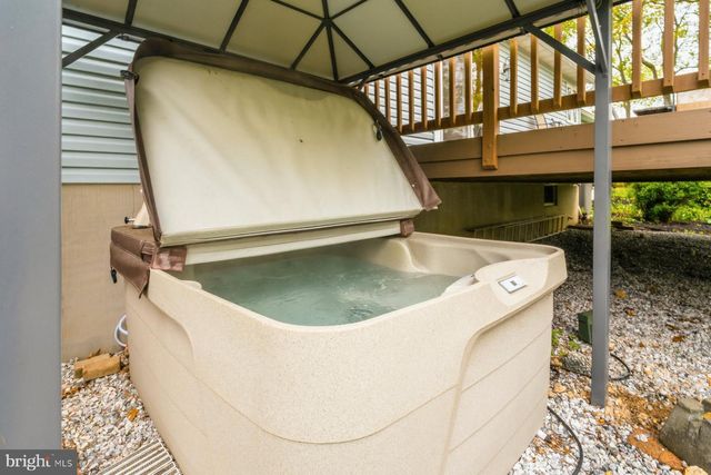 2955 SUMMER DR, Westminster, MD 21157