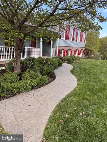 2955 SUMMER DR, Westminster, MD 21157