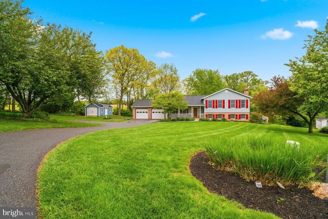 2955 SUMMER DR, Westminster, MD 21157