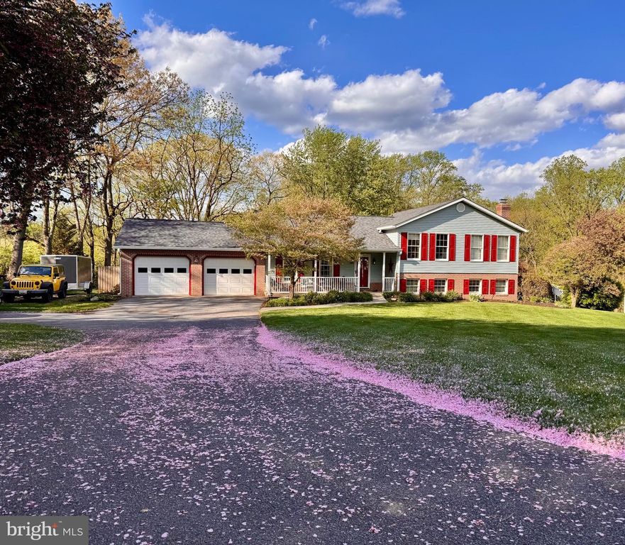 2955 SUMMER DR, Westminster, MD 21157