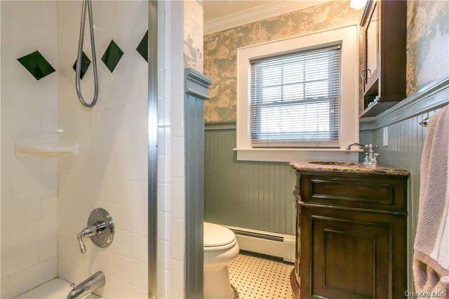 16 Union Avenue, Glen Head, NY 11545