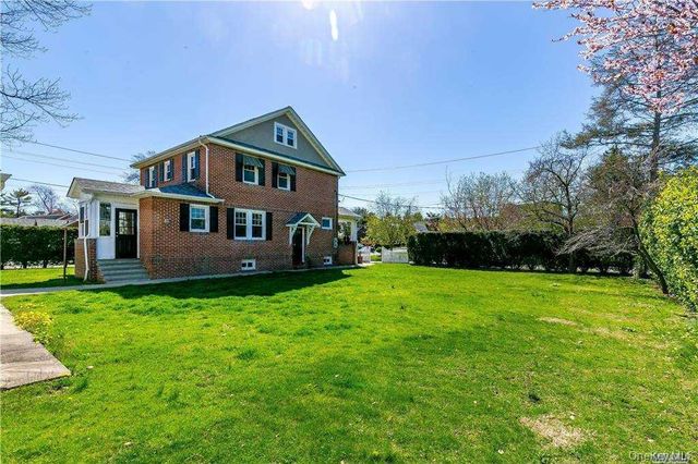 16 Union Avenue, Glen Head, NY 11545