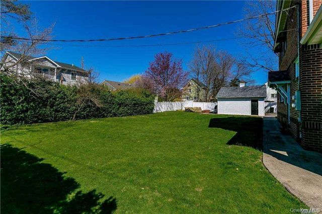 16 Union Avenue, Glen Head, NY 11545