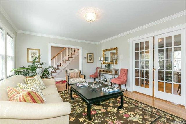 16 Union Avenue, Glen Head, NY 11545