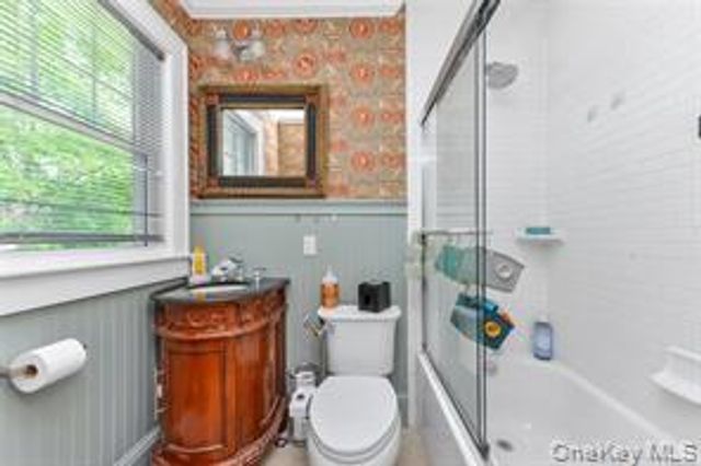 16 Union Avenue, Glen Head, NY 11545