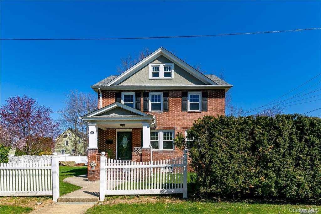 16 Union Avenue, Glen Head, NY 11545