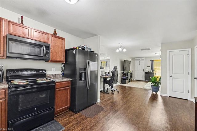 424 Sandybrooke Drive, High Point, NC 27265