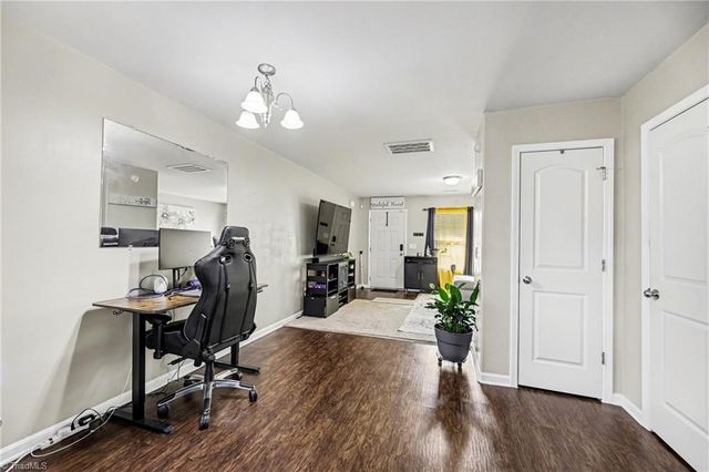 424 Sandybrooke Drive, High Point, NC 27265