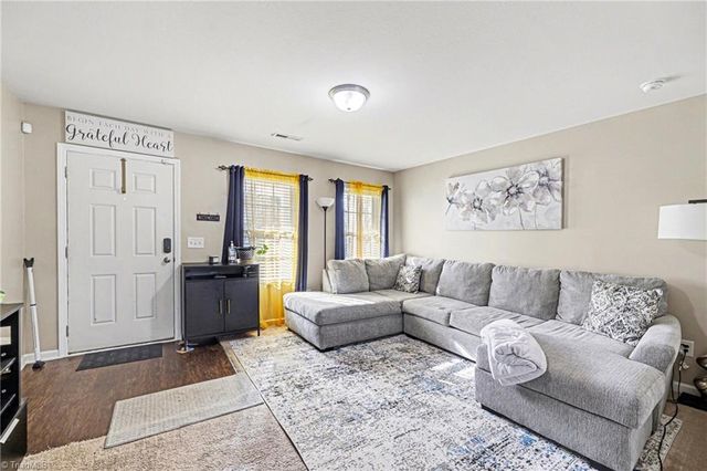 424 Sandybrooke Drive, High Point, NC 27265