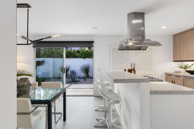 2557 S Broadmoor Drive, Palm Springs, CA 92264