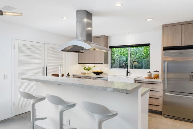 2557 S Broadmoor Drive, Palm Springs, CA 92264