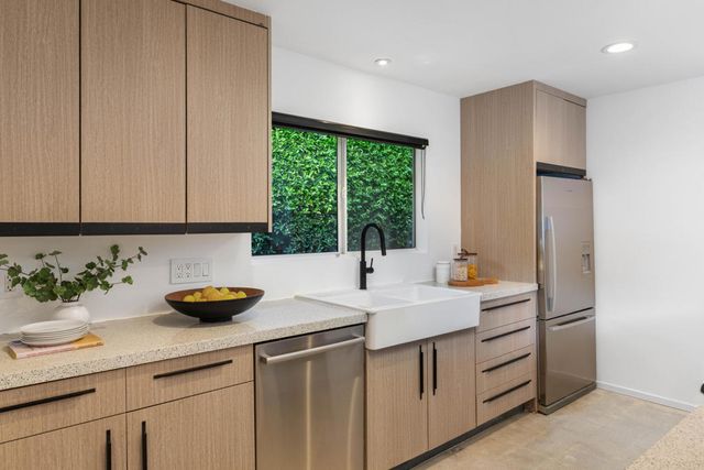 2557 S Broadmoor Drive, Palm Springs, CA 92264