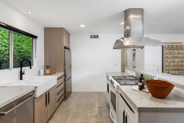 2557 S Broadmoor Drive, Palm Springs, CA 92264