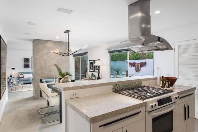 2557 S Broadmoor Drive, Palm Springs, CA 92264